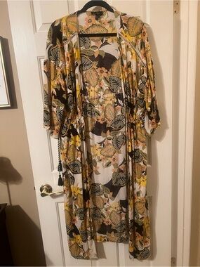 NWOT Jessica Simpson Multicolor Floral Sheer Bracelet Sleeve Kimono Size Small